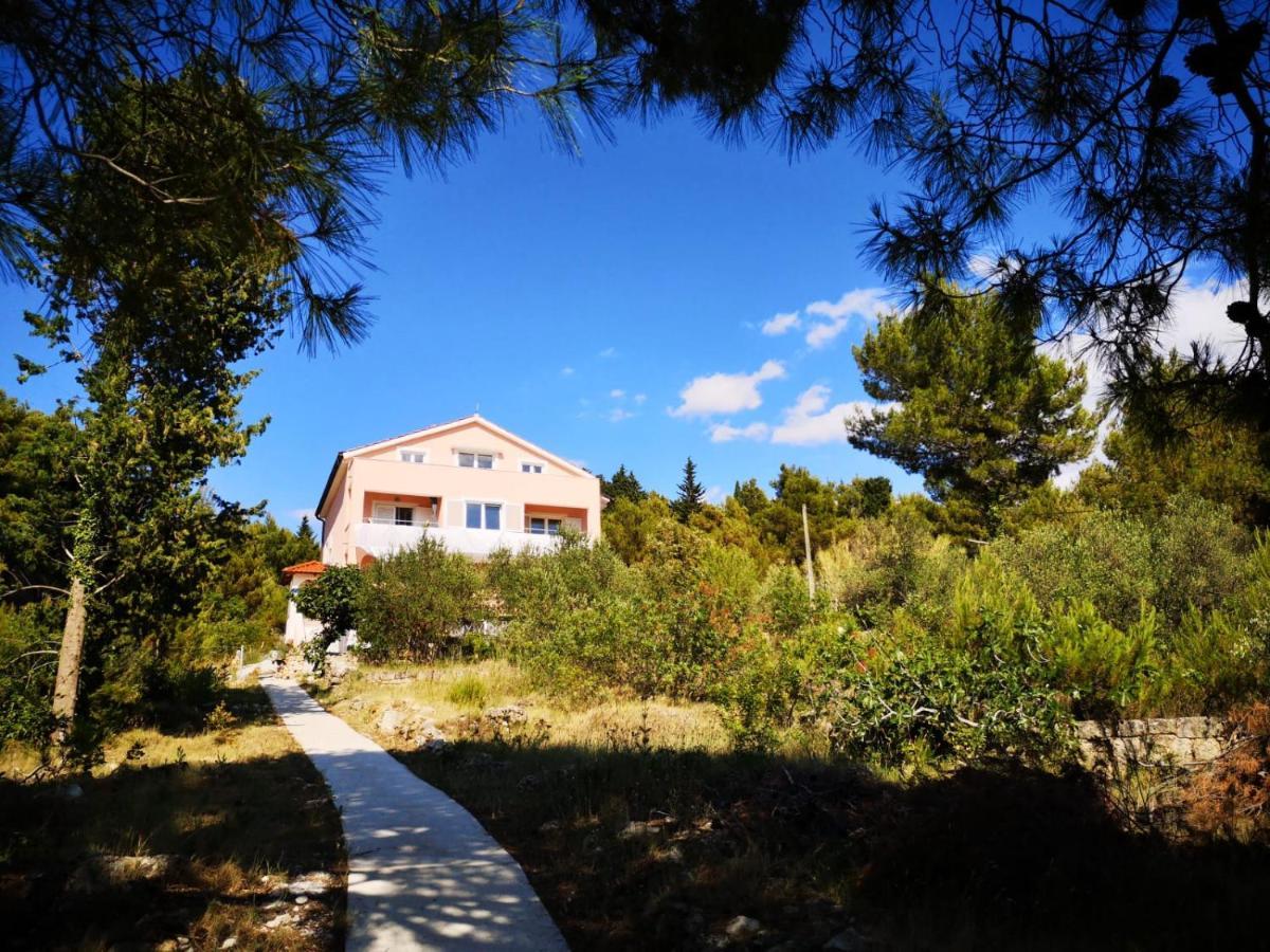 Milica Garden Apartment Prvic Sepurine
